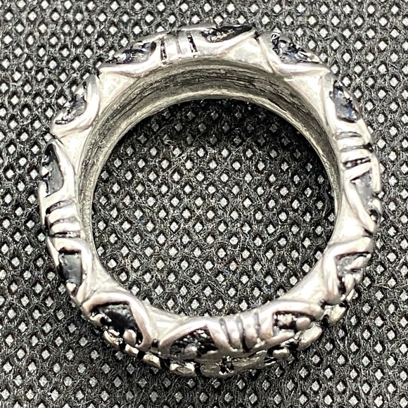 Ring - Picture 3 of 3